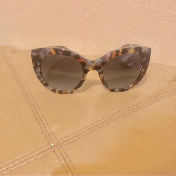 TORY BURCH SUNGLASSES. - Picture 4 of 7